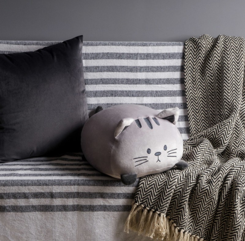 Morbidissimo cuscino gatto grigio, una magnifica idea regalo tema gatto o per amici e amiche gattare!